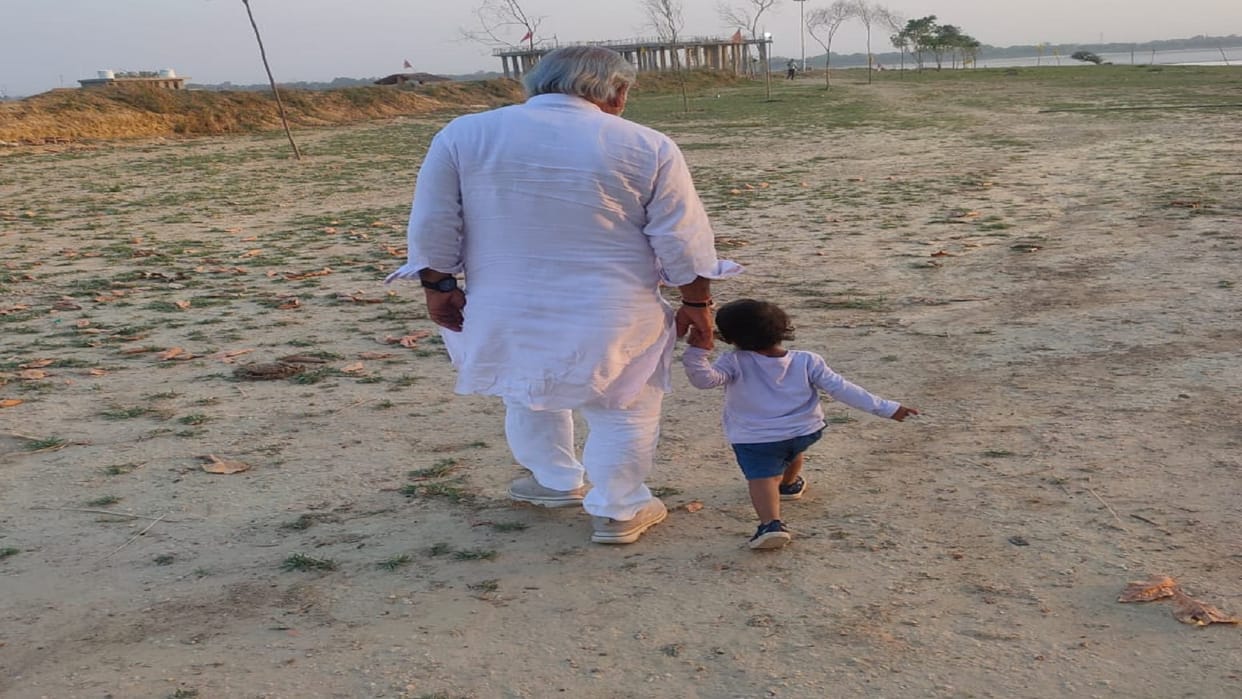 Ganga became orphan once again, Sunil Oja adopted Ganga who was washed away in a wooden box during Covid.