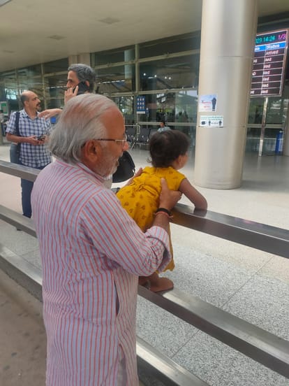 Ganga became orphan once again, Sunil Oja adopted Ganga who was washed away in a wooden box during Covid.