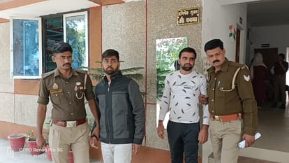 UP: सॉल्वर ने नाम-पता बताया गलत, कहा- केंद्र पर मिला था अभ्यर्थी; पिता बोले- बेटे की करतूत ने शर्मिंदा कर दिया Solver caught during online examination of Delhi Police constable recruitment