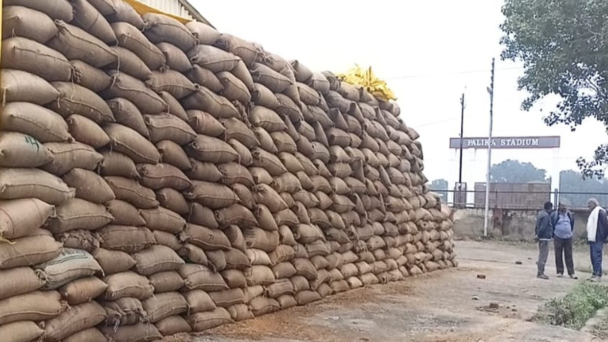 There is no arrangement for storing paddy at purchasing centres, problems of farmers increased due to paddy g