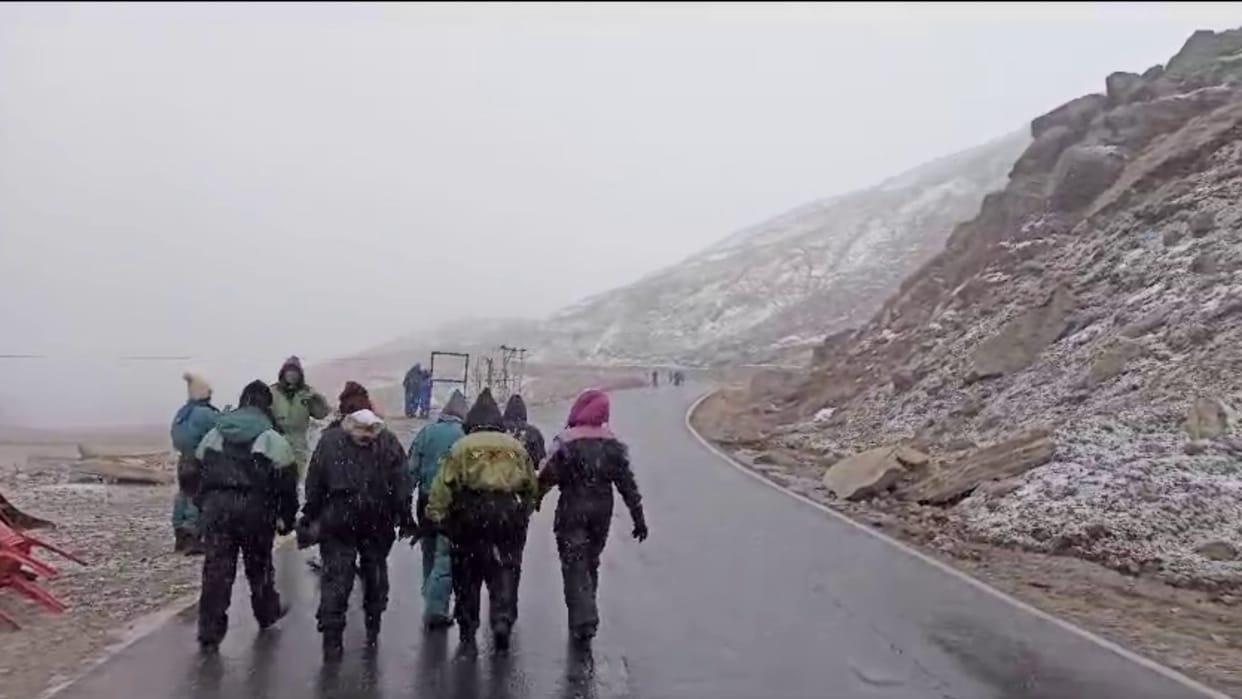 Himachal Weather Update: Fresh Snowfall in Atal Tunnel Rohtang Koksar and Lahaul Spiti