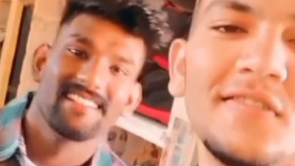 Video of Two miscreants lodged in Central Modern Jail of Faridkot viral on social media