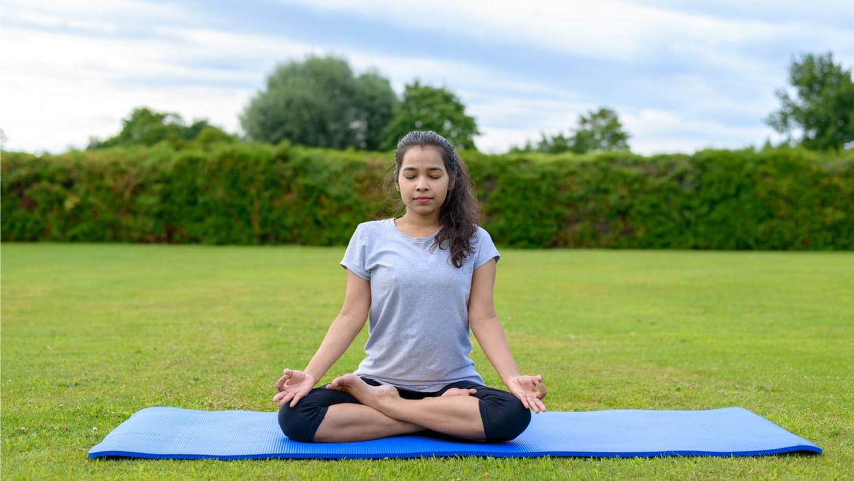 Benefits of Sukhasana How To Do it Easy Pose Step By Step in Hindi