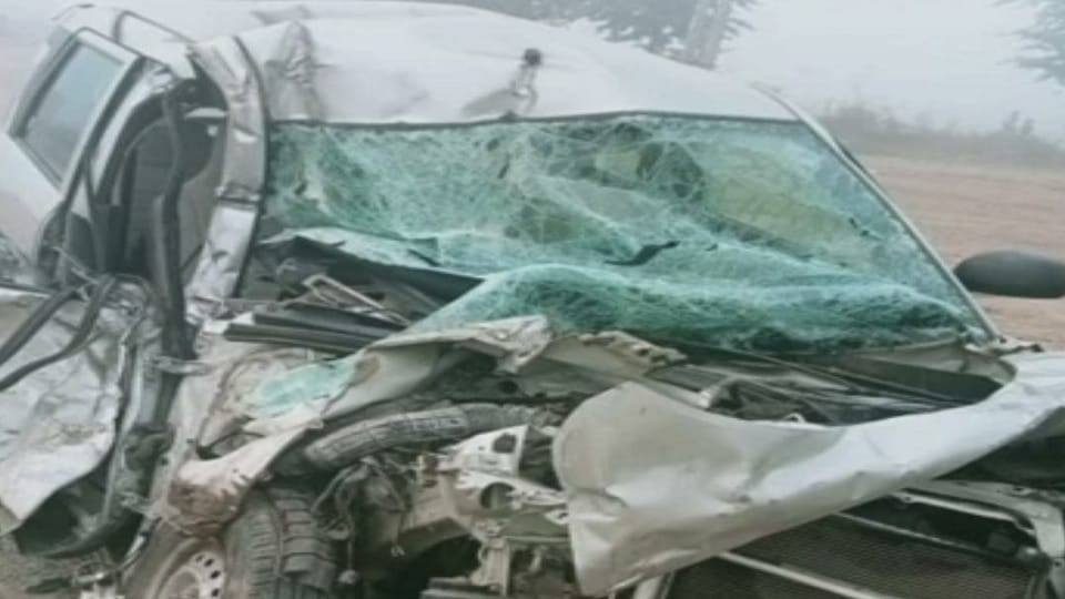 Accident on Delhi Jaipur Highway in Rewari, Car collided with divider and rammed into parked trolley