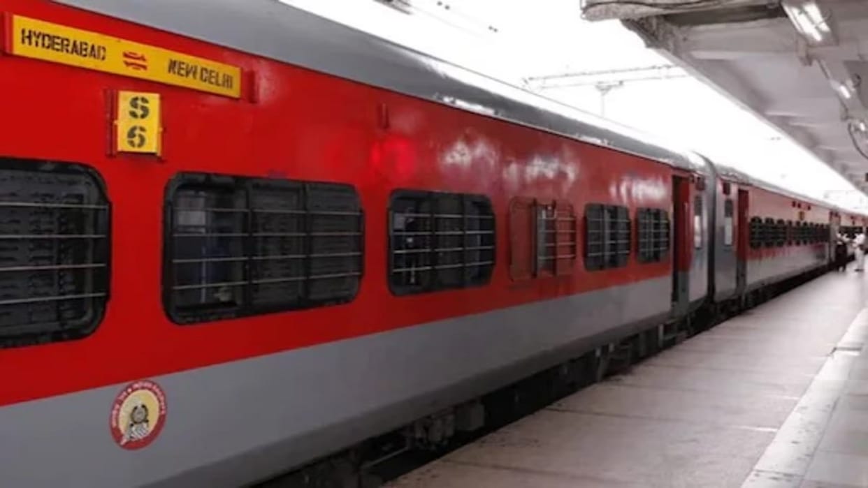 Railway News: More than 11 thousand tickets canceled due to canceled trains
