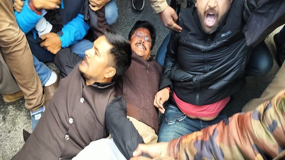 Black flags shown to Health Minister Dhan Singh Rawat in Almora