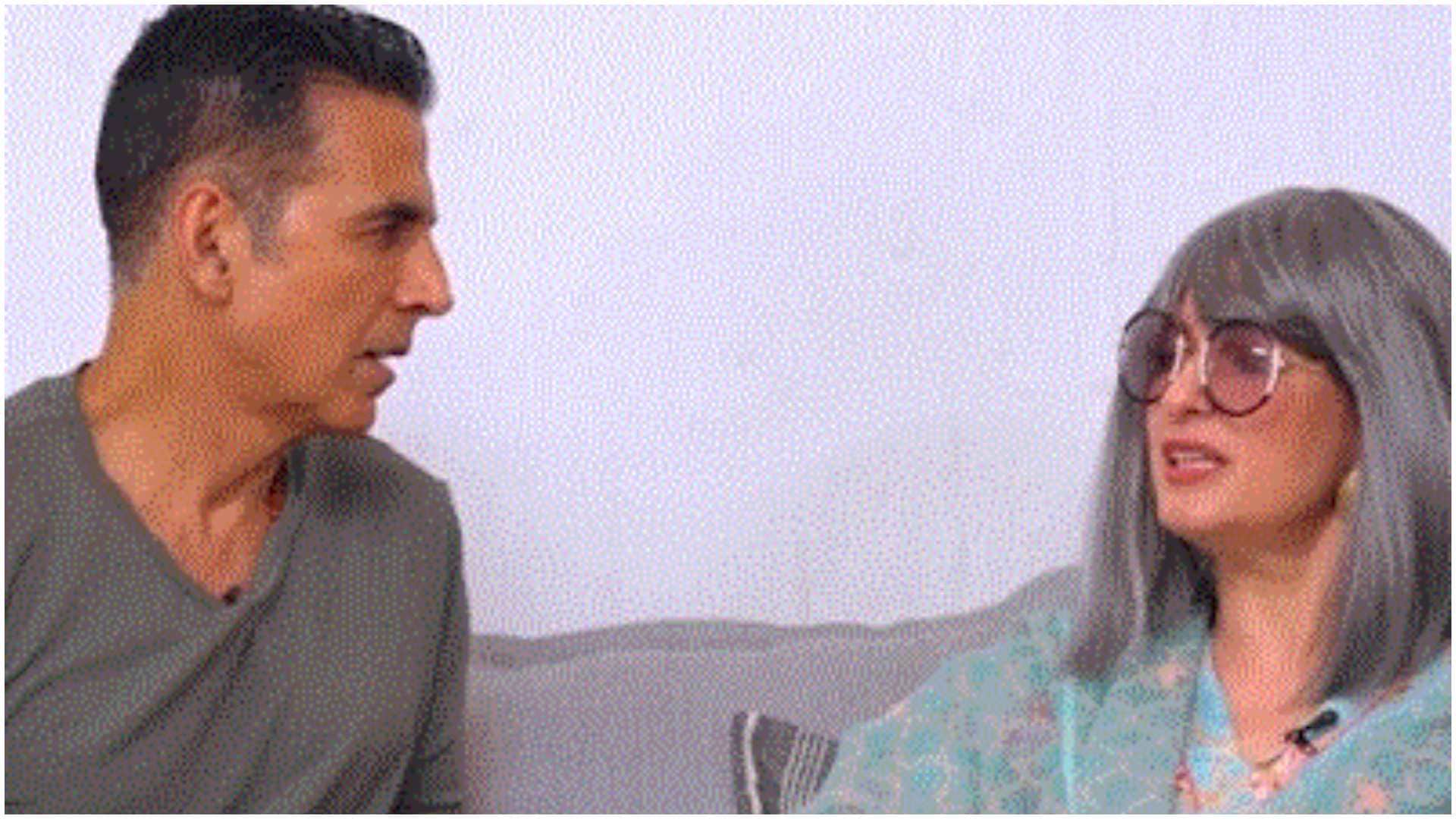 akshay kumar promotes wife Twinkle Khanna Book Welcome To Paradise in a funny way video viral on social media