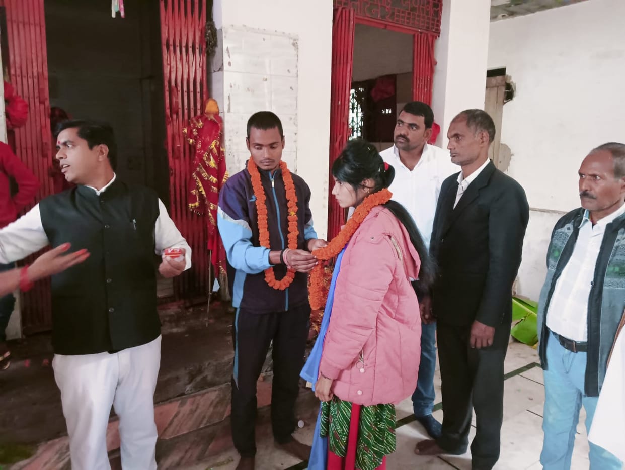 The girl against whom she was going to file a rape case, took seven rounds with him