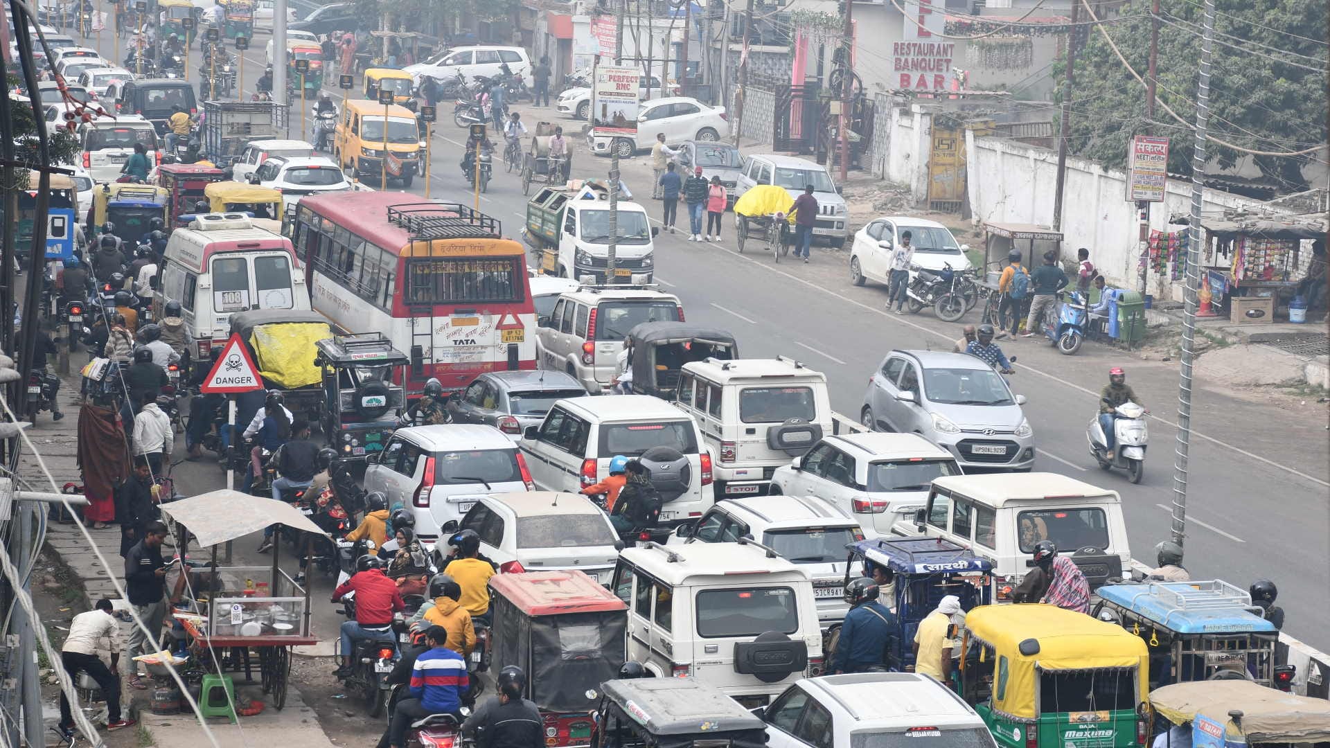 gorakhpur Weather patterns changed thrice day in Gorakhpur