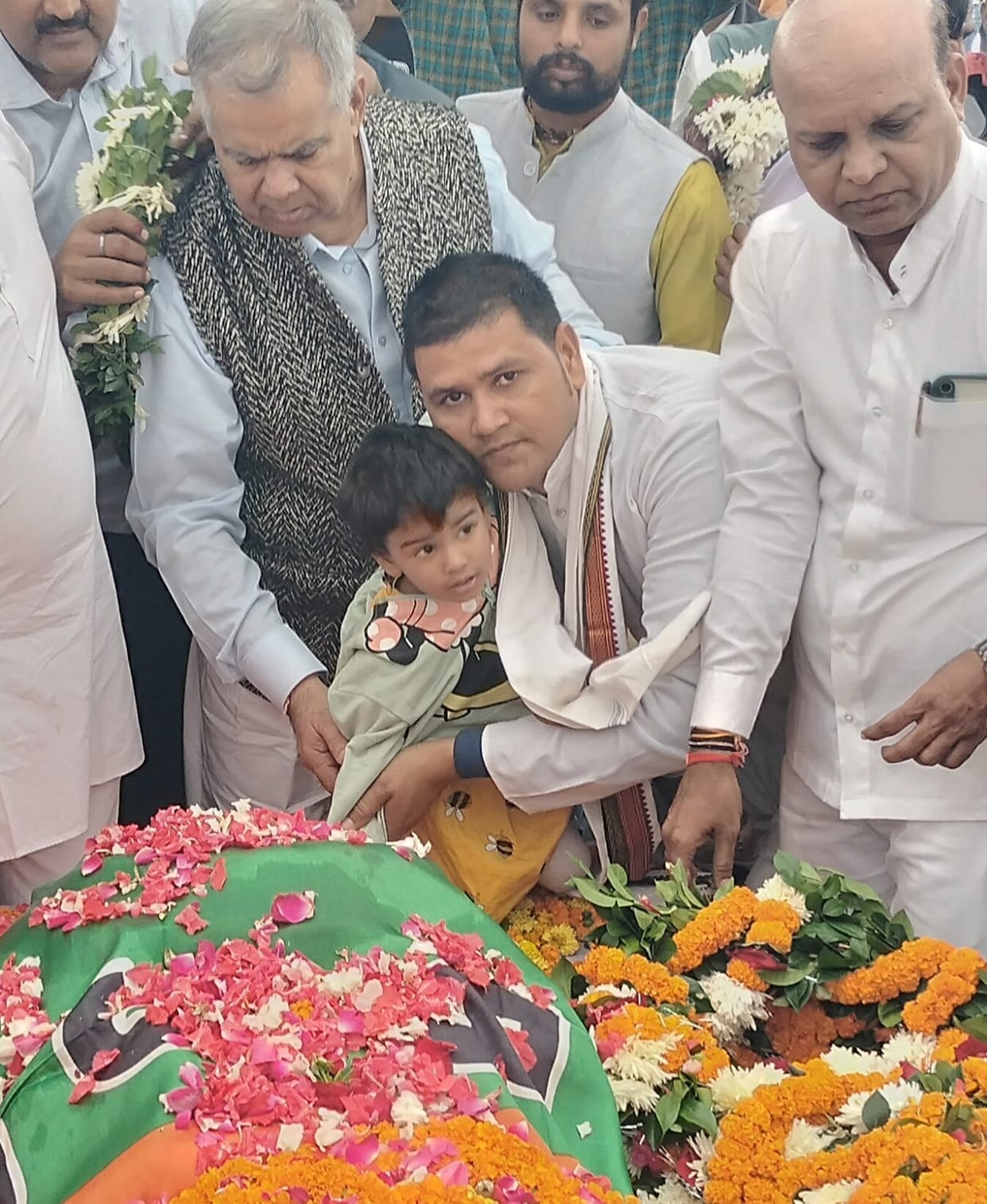 Sunil Oja's funeral Live Dead body reached Gadauli Dham, many ministers and MLAs present
