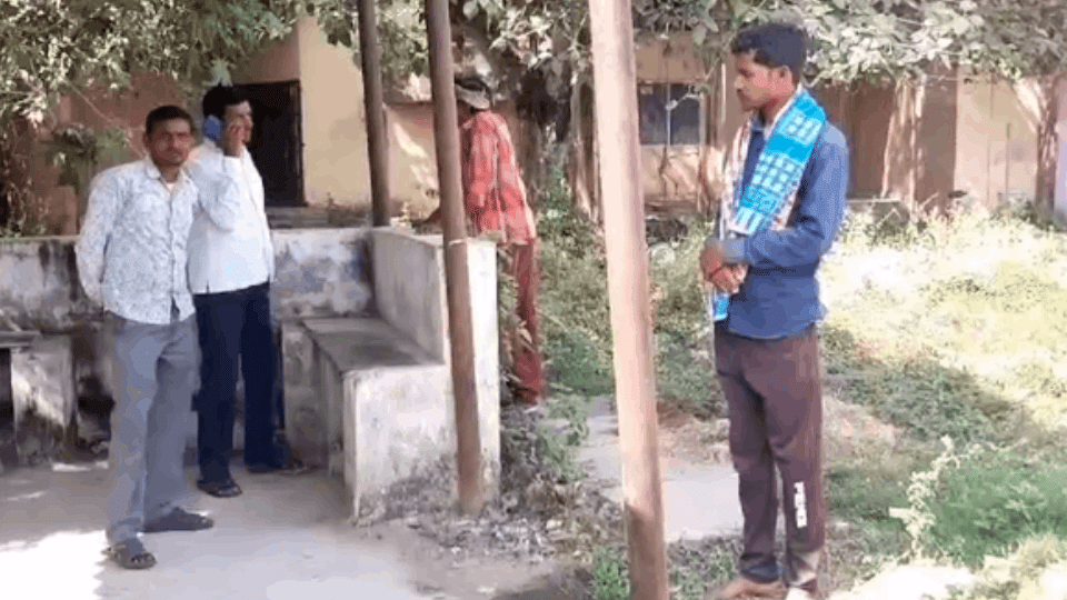woman poured kerosene on herself and set herself on fire In Dhamtari