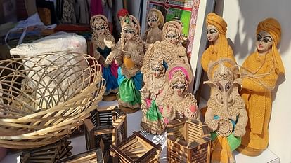 amazed to see the creations of women in the stalls organized in Eja-Baini Mahotsav haldwani