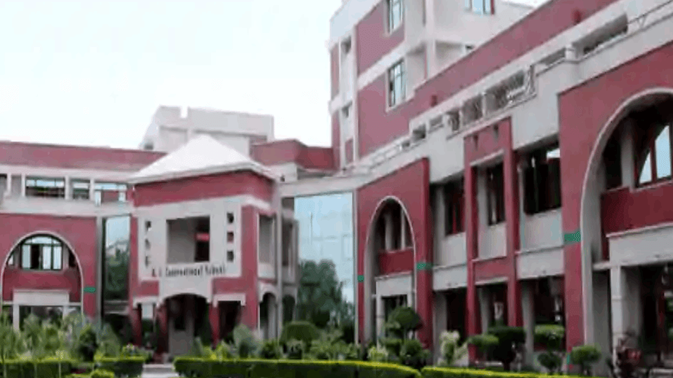 CBSE Exam Controller Dr. Sanyam Bhardwaj reached KL International School in Meerut