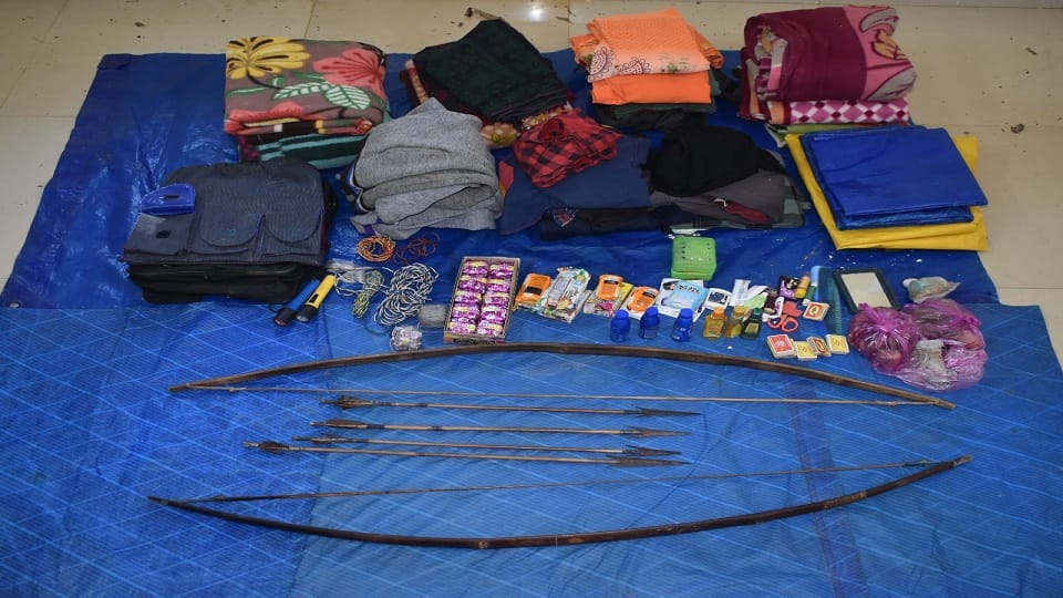 नक्सलियों का सामान बरामद