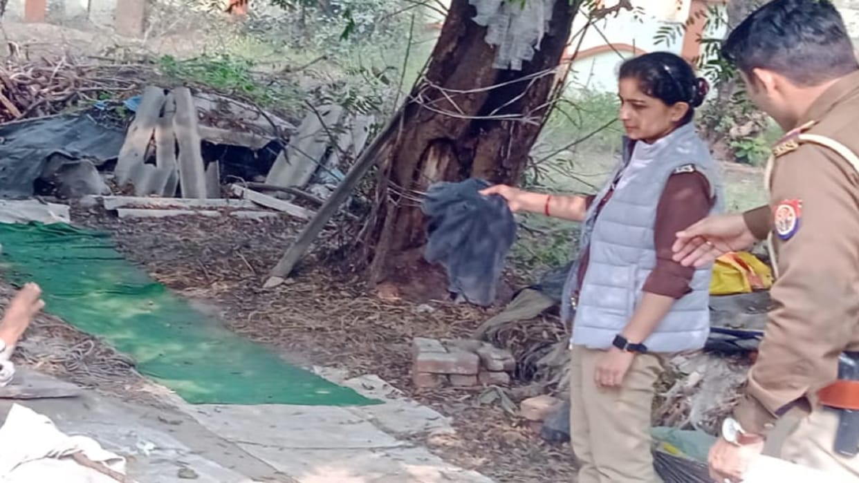 A man tried to sexually assault an elderly woman in hut in Meerut