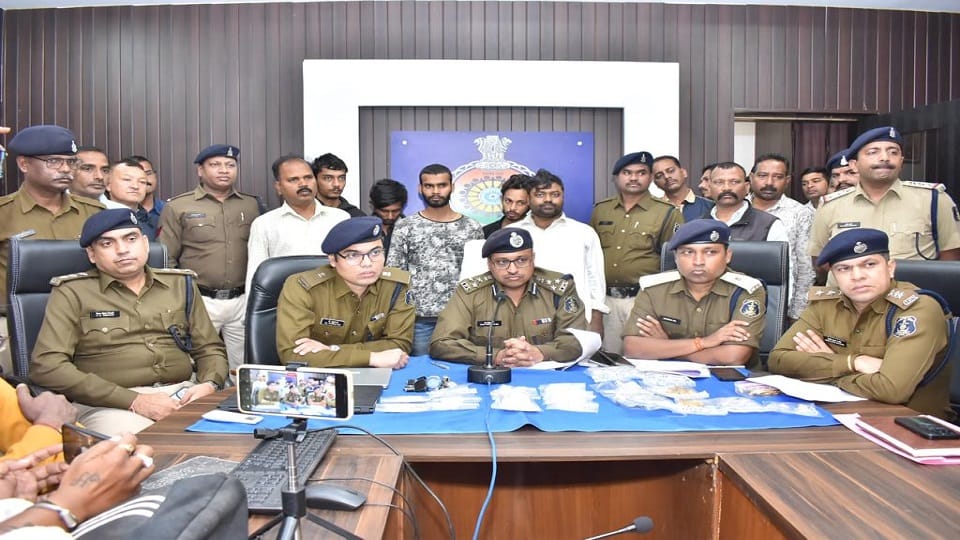 Police got success arrested 10 accused in 13 theft cases in Durg