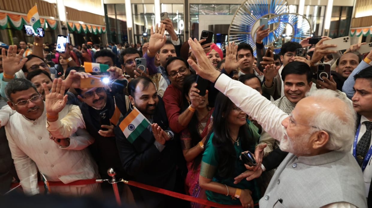 PM Modi greeted with ‘Modi, Modi’, ‘Abki Baar Modi Sarkar’ chants in UAE