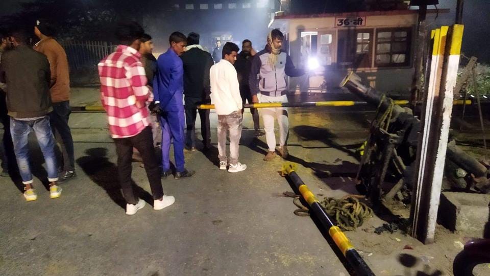 Sambhal: Truck collides with railway gate, vehicle collides with power line, Sadbhavna Express had stopped