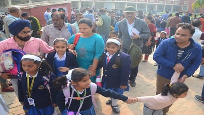 parents of children upset due to strike of school van drivers in Bareilly