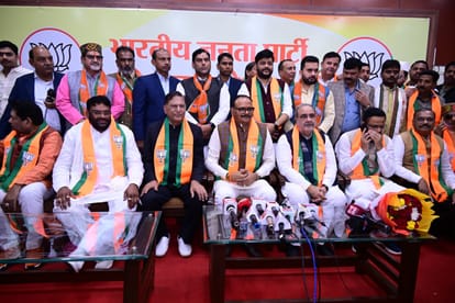 Sonebhadra: Shock to BSP, former MP Narendra Kushwaha joins BJP Deputy CM got membership