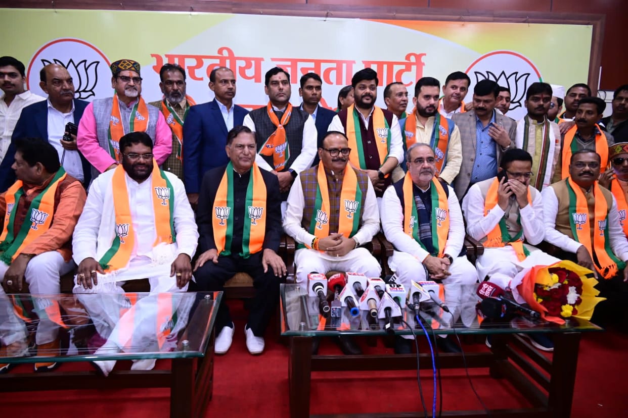 Sonebhadra: Shock to BSP, former MP Narendra Kushwaha joins BJP Deputy CM got membership