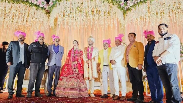 Bihar:शादी के बाद अब इस क्रिकेटर के घर रिसेप्शन पार्टी की तैयारी, फाइनल मैच  के बाद गोपालगंज आएंगे मुकेश कुमार - Preparation For Reception Party At Cricketer  Mukesh ...