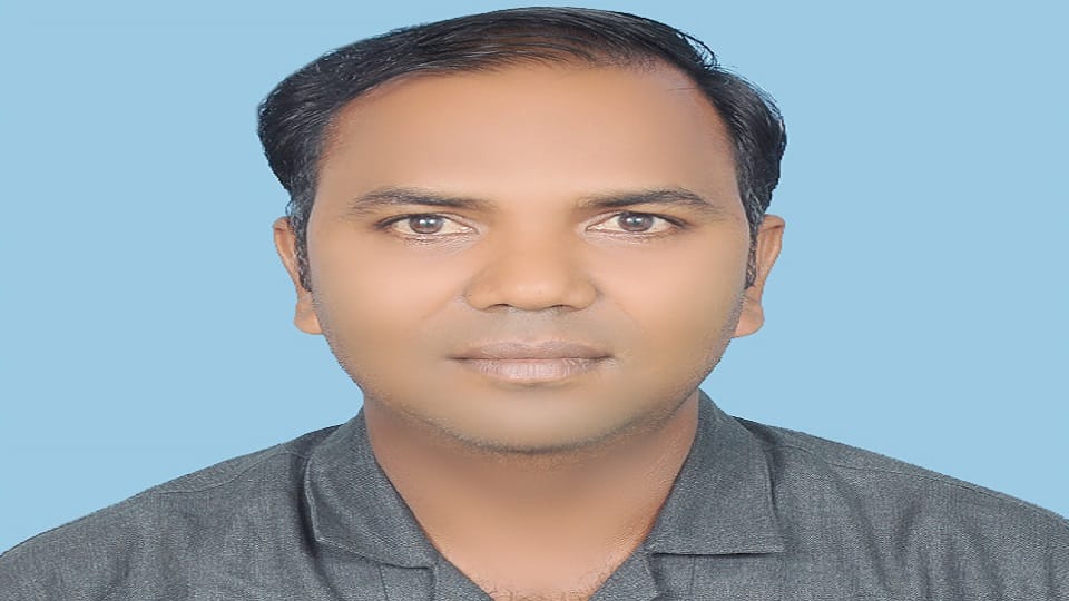 AAP Aigarh District Vice President Pushpendra Lodhi resigned