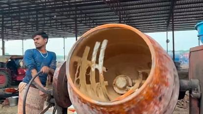 Unique Bhandara in Chambal: Food is being prepared with JCB and cement-concrete machine