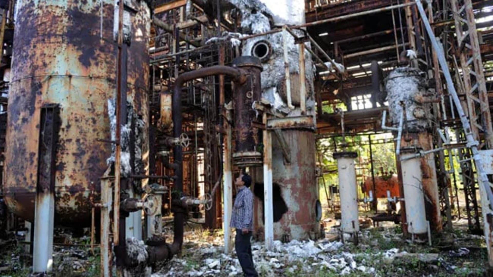 Bhopal Gas Tragedy 2 Dec 1984, 16000 people were died in this Accident, The railwaymen