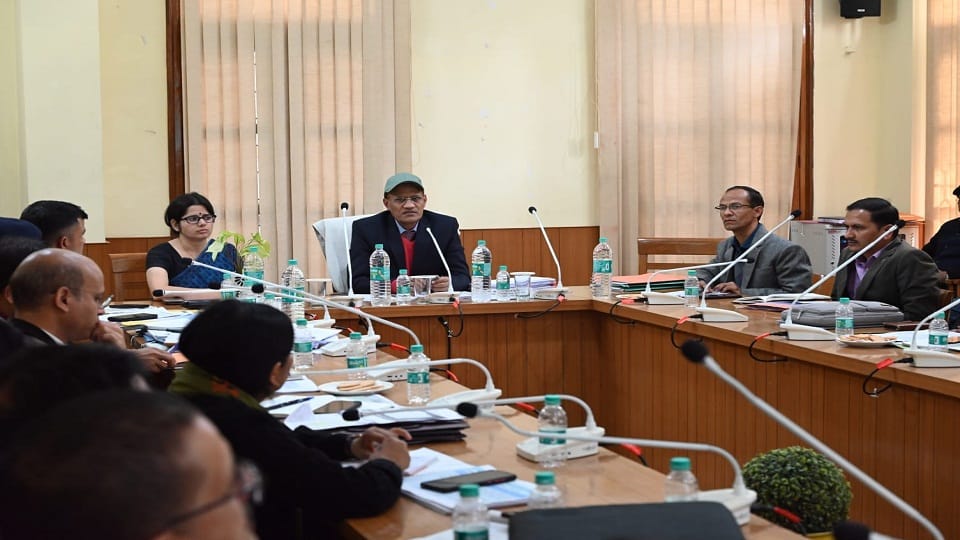 Secretary got angry with PWD officer for not having information related to road scheme in nainital