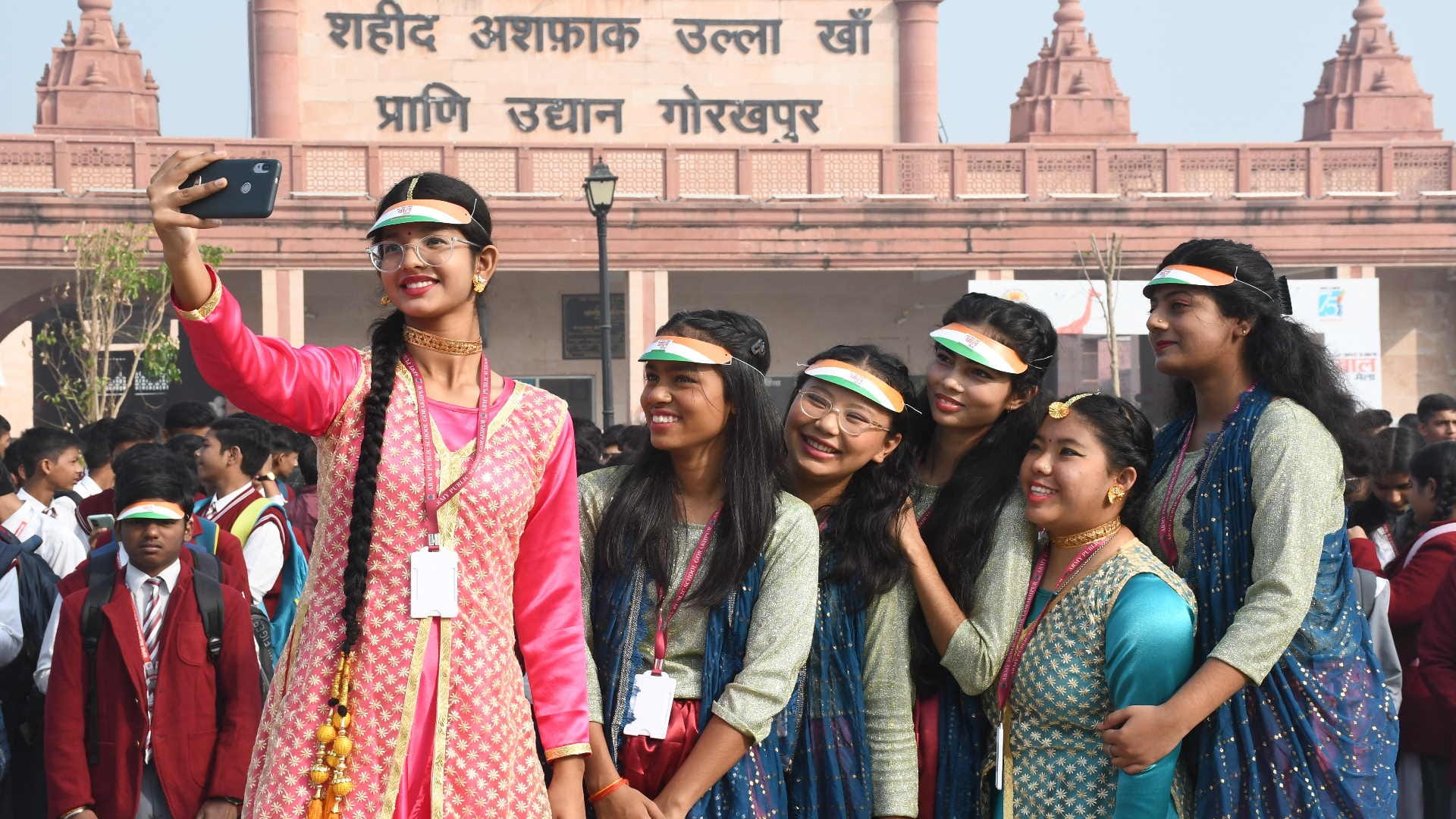 When children got stage in amar ujala children fair Gorakhpur zoo