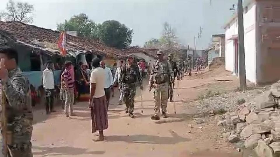 Dispute between two parties over land sticks sticks and stones were used fiercely in Kabirdham