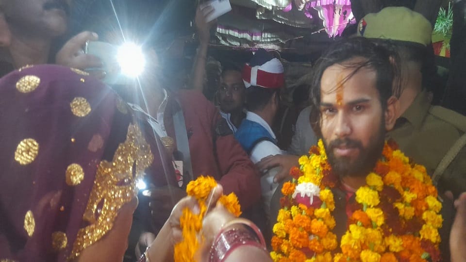 Uttarkashi Tunnel News: Manjeet cried while hugging his mother in Lakhimpur kheri