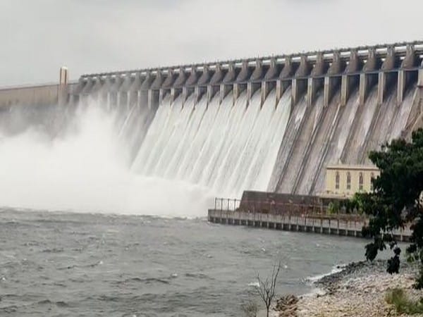 Nagarjuna Sagar Dam Andhra Pradesh Telangana Water Dispute Centre urged water sharing till November 28