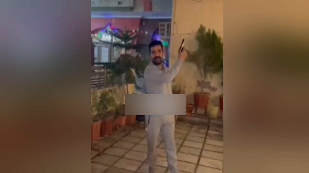UP : Video viral of a youth firing by pistol in Shamli
