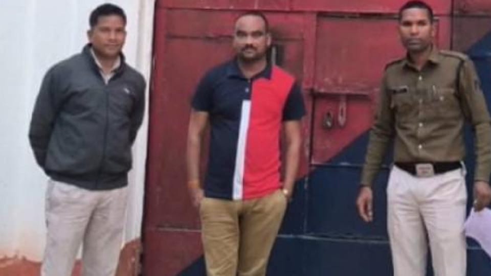 Police arrested a young man who cheated people by posing as a mineral officer