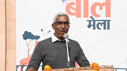 अमर उजाला बाल मेला: लगातार बढ़ रहा प्रदूषण.. अब 4-पी से ही बचेगा पर्यावरण Former Chairman of Zoology Department of DDU expressed concern over environmental imbalance