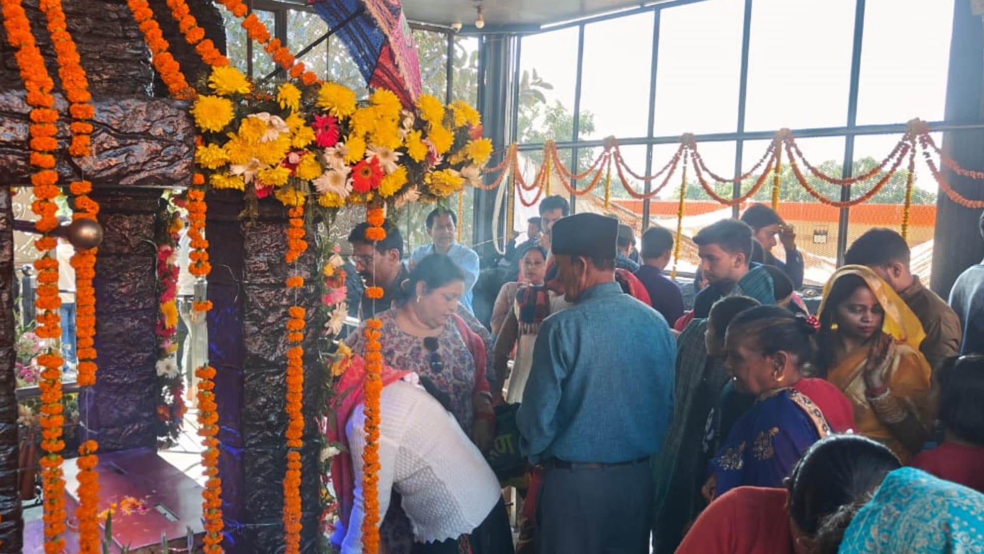 Siddhabali Mahotsav in Kotdwar Shankaracharya Raj Rajeshwar reached devotees crowd gathered Watch Photos