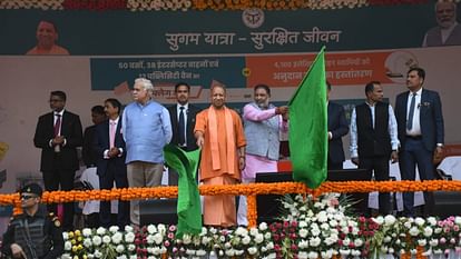 CM Yogi Adityanath flags off the many vehicle in Lucknow.