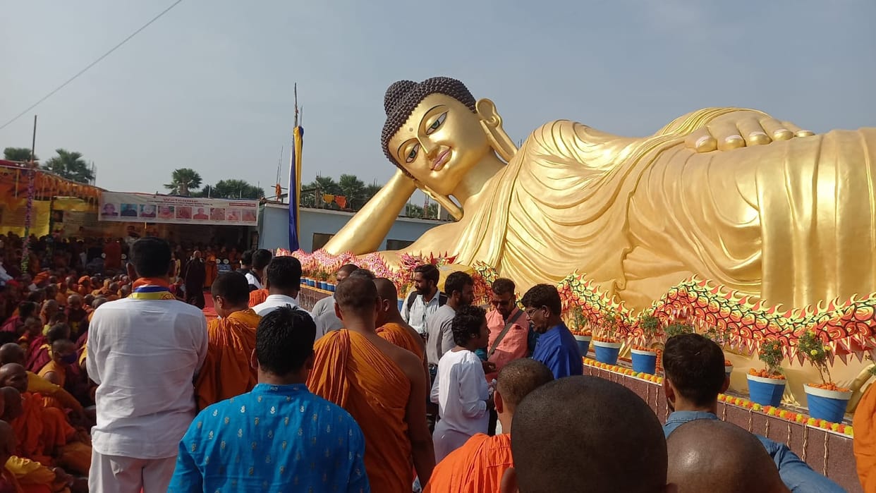 Bihar News : Huge Buddha statue built in Boudh Gaya, created by 22 artists from kolkata.