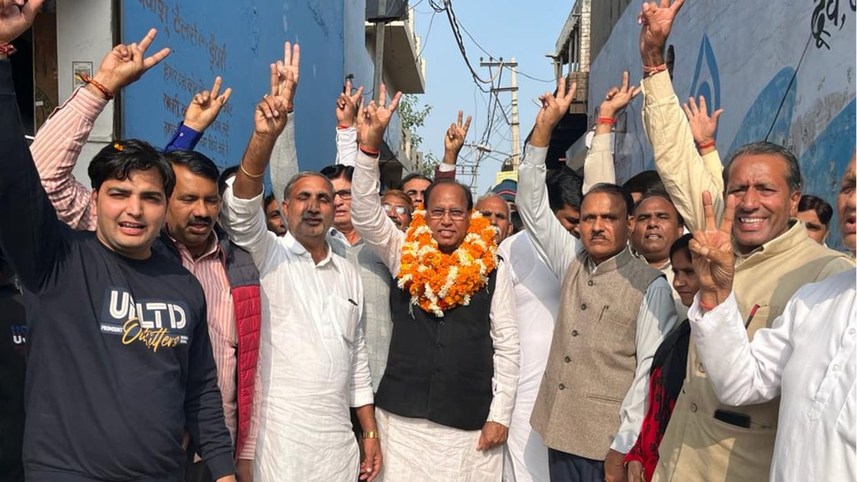Haryana: Cooperative Minister Dr. Banwari Lal celebrated victory in three states