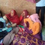 अंकित की हत्या के बाद विलाप करते परिजन।