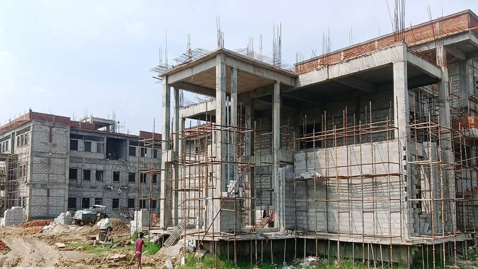 FIR lodged against contractor for slow construction and imposed fine in Bareilly