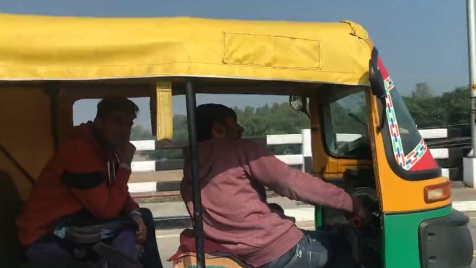 Video of auto driver driving carelessly near Chandigarh Railway Light Point posted on social media