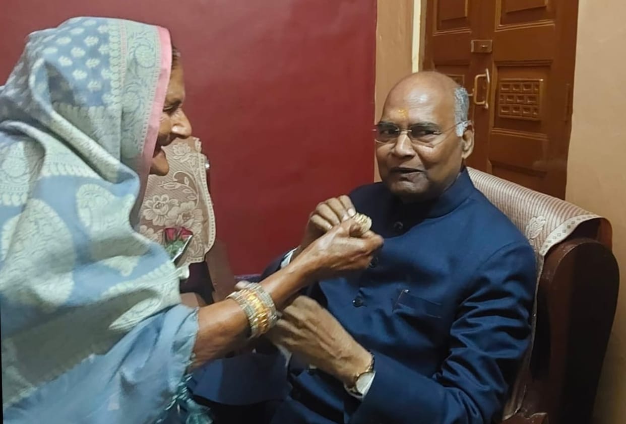 Former President arrived at nephews wedding, ate peda from sister in laws hand, asked how are you Lalla