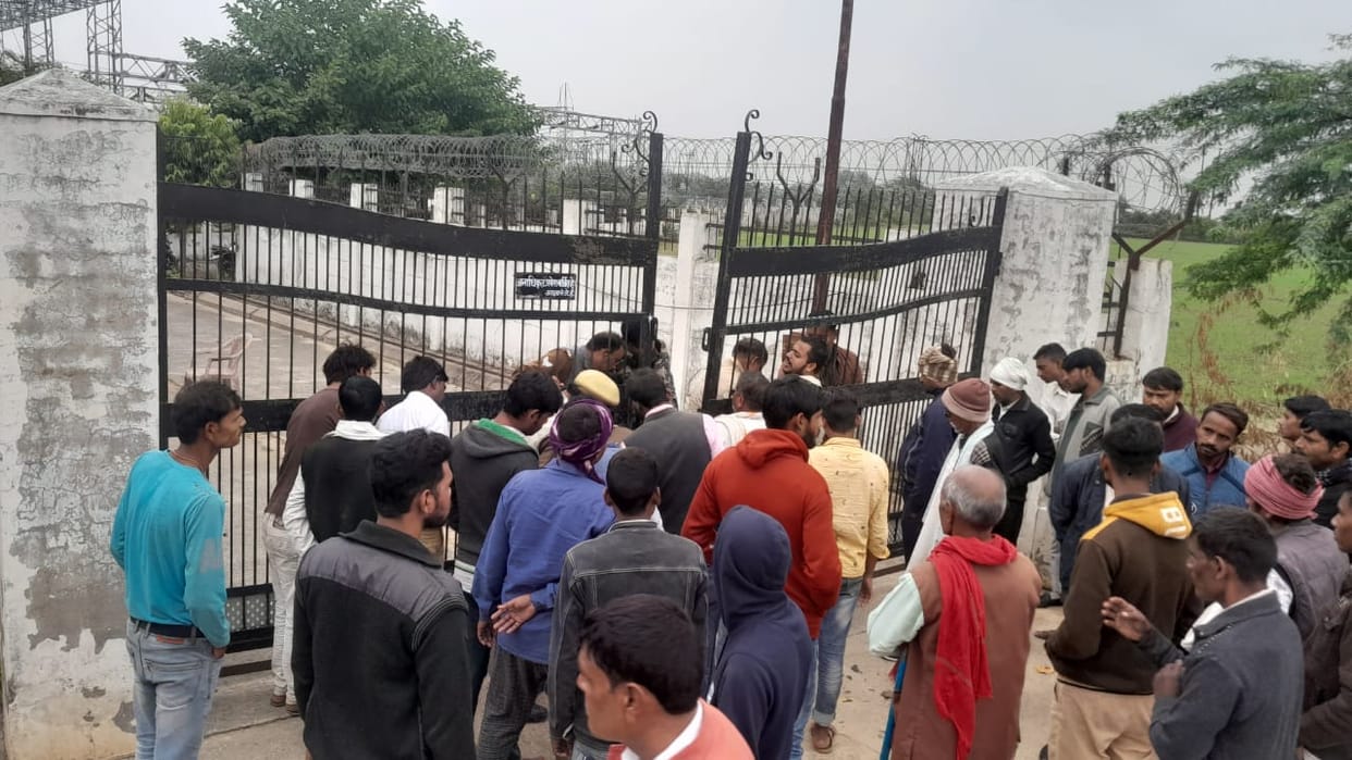 Villagers enraged by death of teenager, ruckus and vandalism in sub station, report on four including two JEs