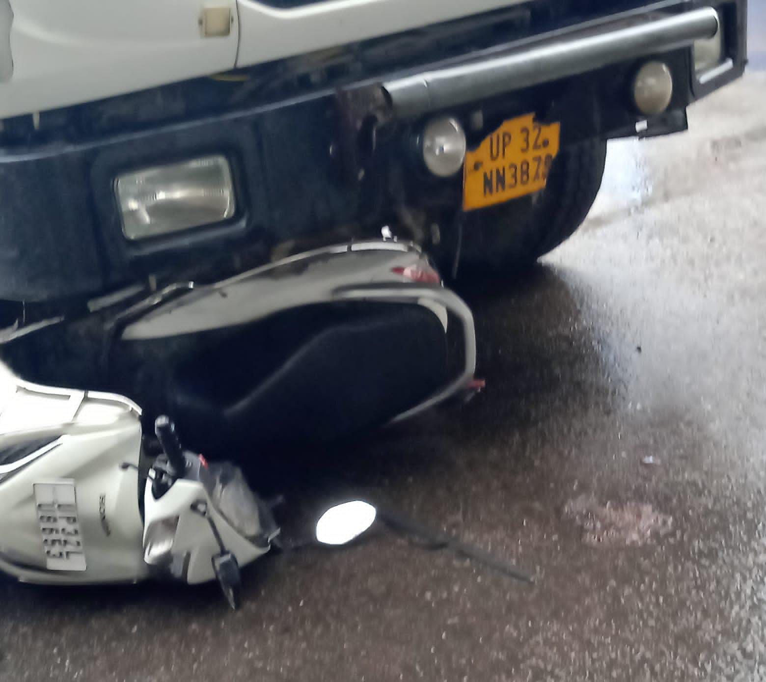 Lucknow News Lawyer Riding A Scooter Died In A Road Accident Hit By A