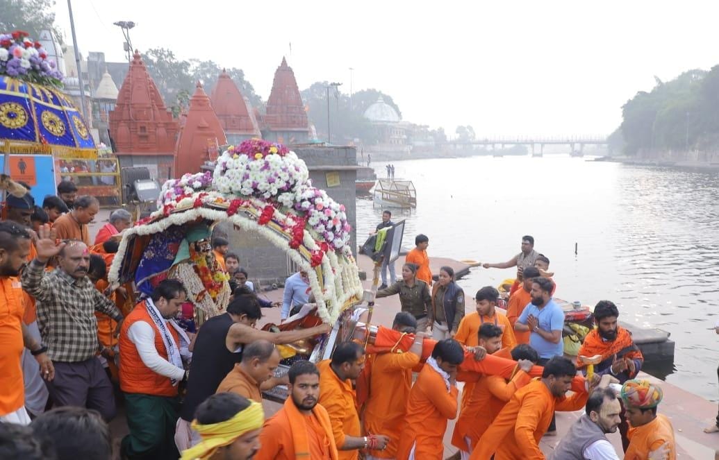 Ujjain Mahakal: First ride of Margashirsha month, Lord Chandramouleshwar came out to know condition of people