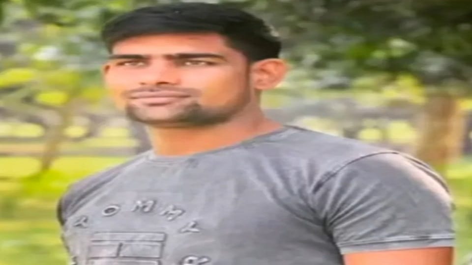 Youth dies after bike collides with Nilgai