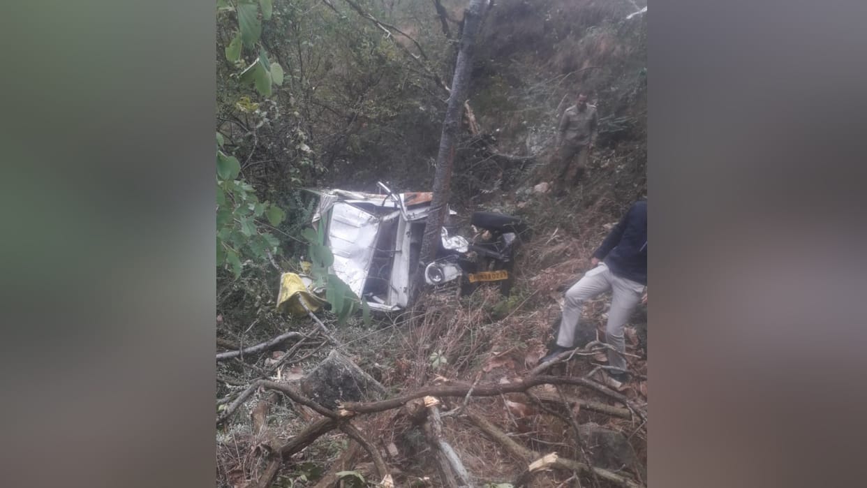 Six Killed Vehicle fall into Gorge near Sunni Shimla Himachal Pradesh